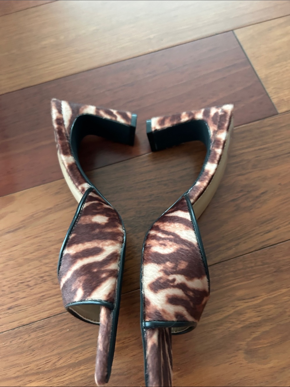 Ladies dolce vita tiger print slide heels new in box - Picture 4 of 10
